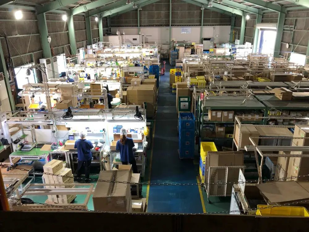組立作業スタッフ